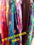 אוסף מטפחות וצעיפים חלקם חדשים 